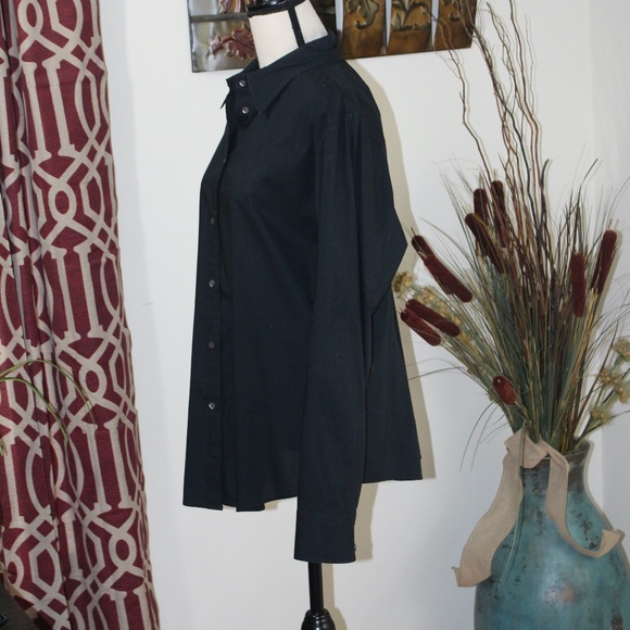 Gap, no buttons on the collar, button down shirt - Picture 2 of 9